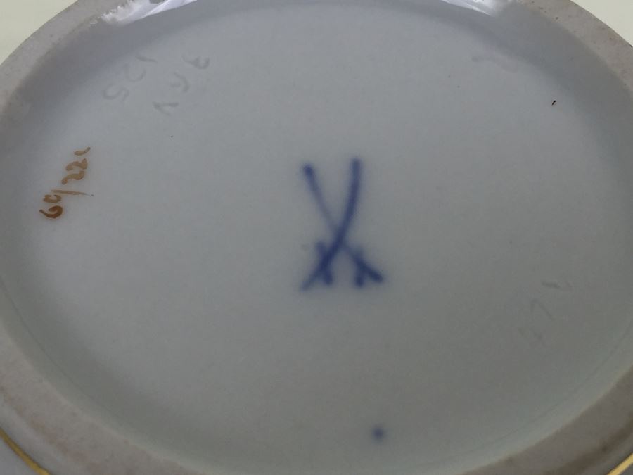 Nice Vintage Meissen Coffee Tea Service With Teapot, Creamer Bowl And 6 Meissen Cups With Saucers Germany Hand Painted Floral Motif [Photo 59]