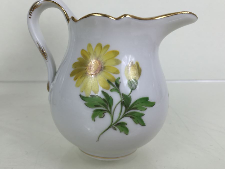 Nice Vintage Meissen Coffee Tea Service With Teapot, Creamer Bowl And 6 Meissen Cups With Saucers Germany Hand Painted Floral Motif [Photo 33]