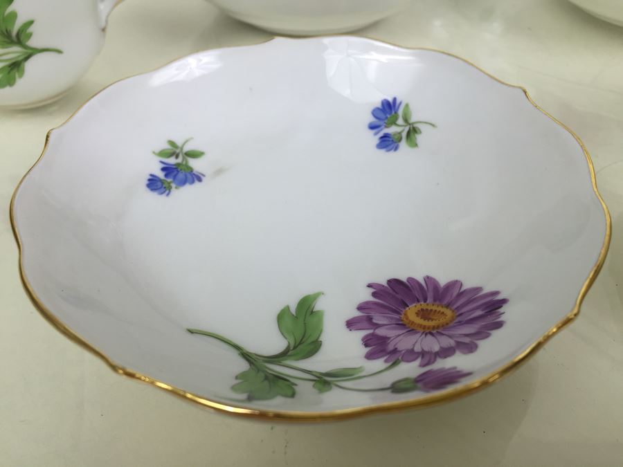 Nice Vintage Meissen Coffee Tea Service With Teapot, Creamer Bowl And 6 Meissen Cups With Saucers Germany Hand Painted Floral Motif [Photo 12]