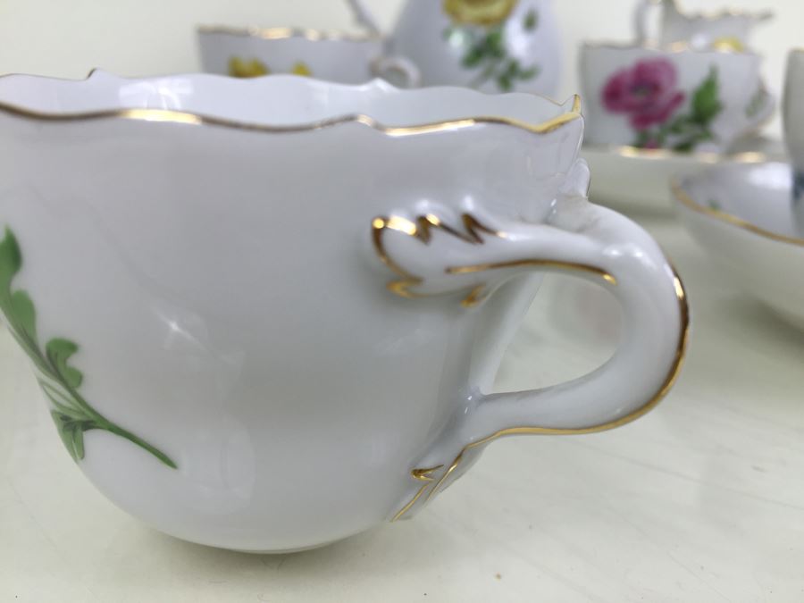 Nice Vintage Meissen Coffee Tea Service With Teapot, Creamer Bowl And 6 Meissen Cups With Saucers Germany Hand Painted Floral Motif [Photo 15]