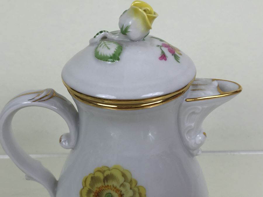 Nice Vintage Meissen Coffee Tea Service With Teapot, Creamer Bowl And 6 Meissen Cups With Saucers Germany Hand Painted Floral Motif [Photo 44]