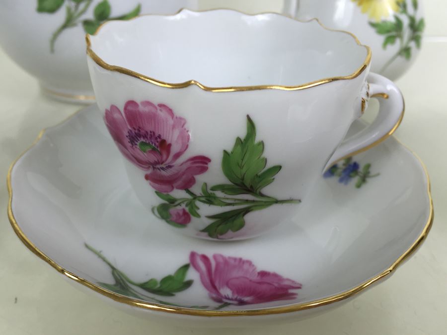 Nice Vintage Meissen Coffee Tea Service With Teapot, Creamer Bowl And 6 Meissen Cups With Saucers Germany Hand Painted Floral Motif [Photo 30]