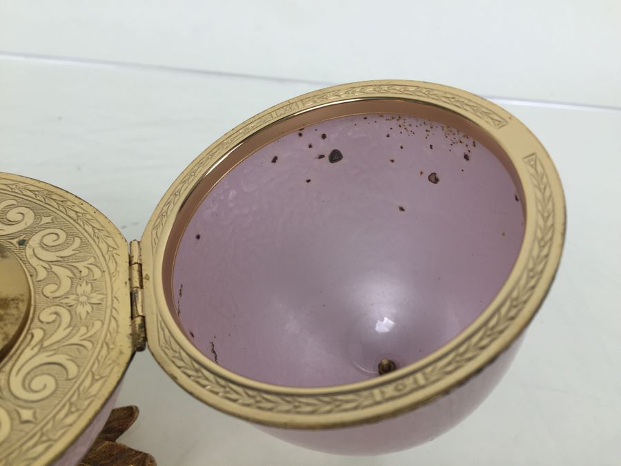 Vintage EVANS Pink Egg Lighter With Two Footed Half Egg Ashtrays [Photo 5]