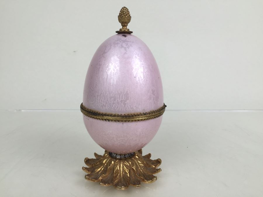 Vintage EVANS Pink Egg Lighter With Two Footed Half Egg Ashtrays [Photo 4]