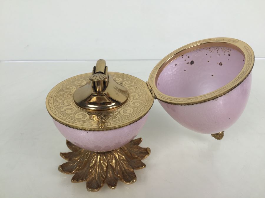 Vintage EVANS Pink Egg Lighter With Two Footed Half Egg Ashtrays [Photo 3]