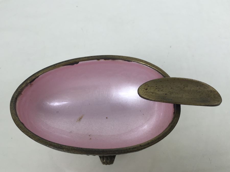 Vintage EVANS Pink Egg Lighter With Two Footed Half Egg Ashtrays [Photo 14]