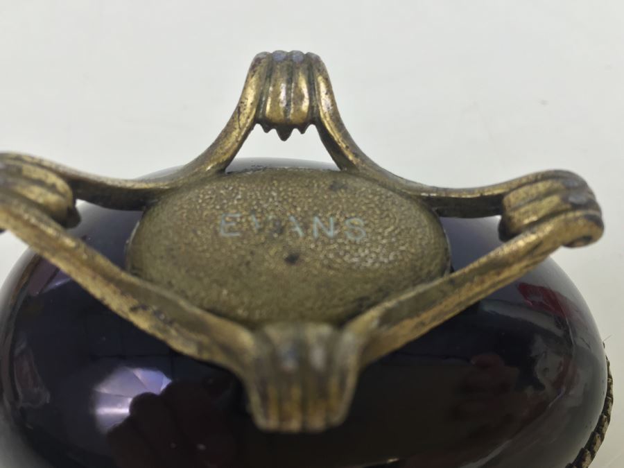 Vintage EVANS Pink Egg Lighter With Two Footed Half Egg Ashtrays [Photo 19]