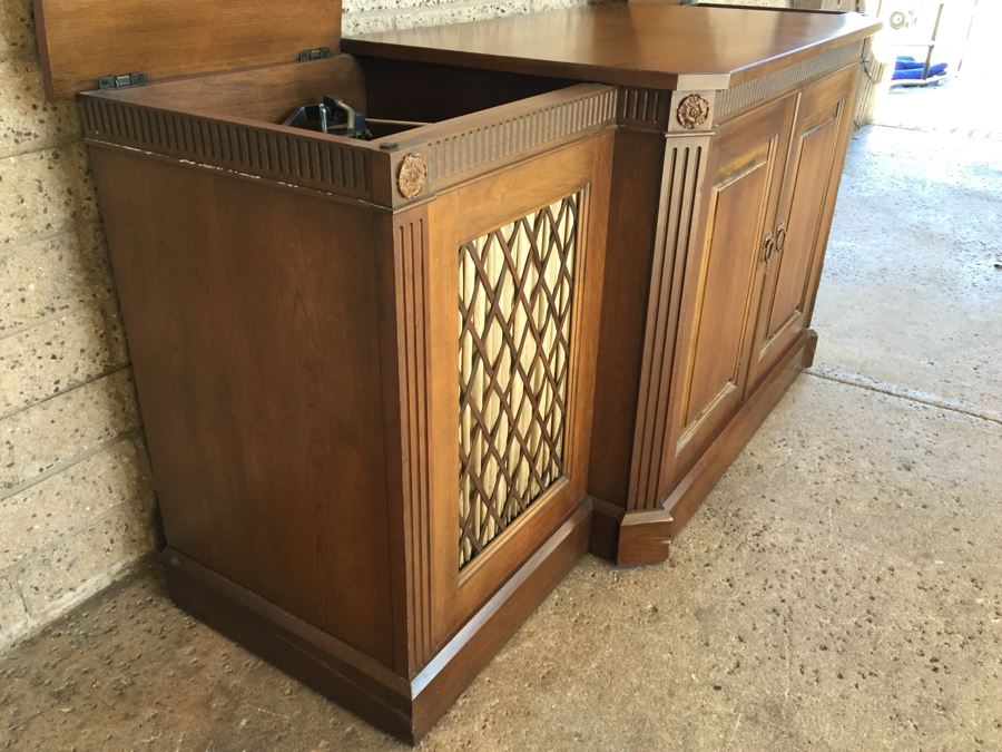 Vintage Stereo Console Cabinet Clairtone T11 With Garrard Record Player Model 3000 [Photo 14]