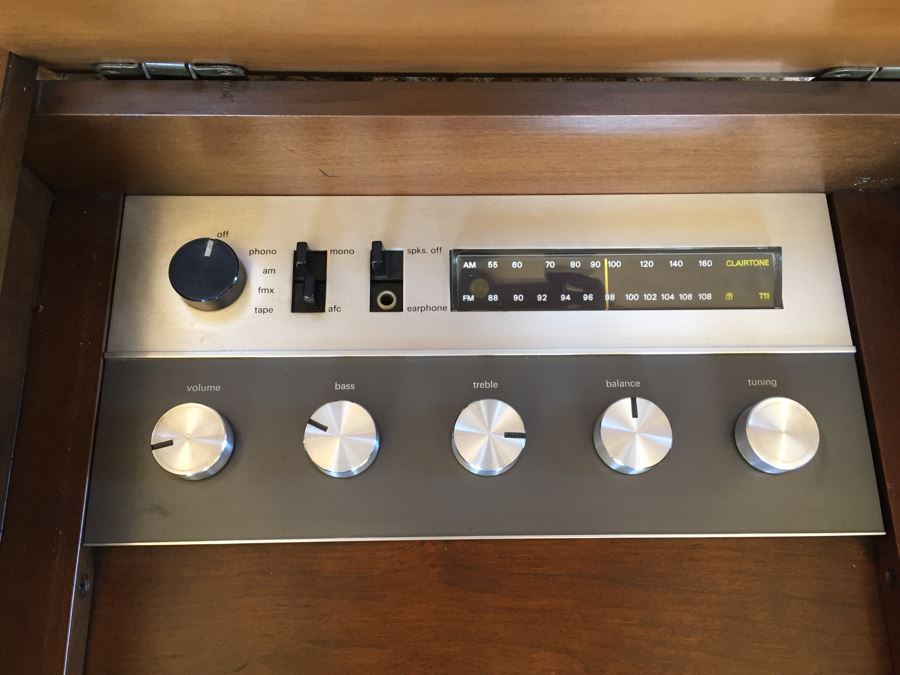 Vintage Stereo Console Cabinet Clairtone T11 With Garrard Record Player Model 3000 [Photo 2]
