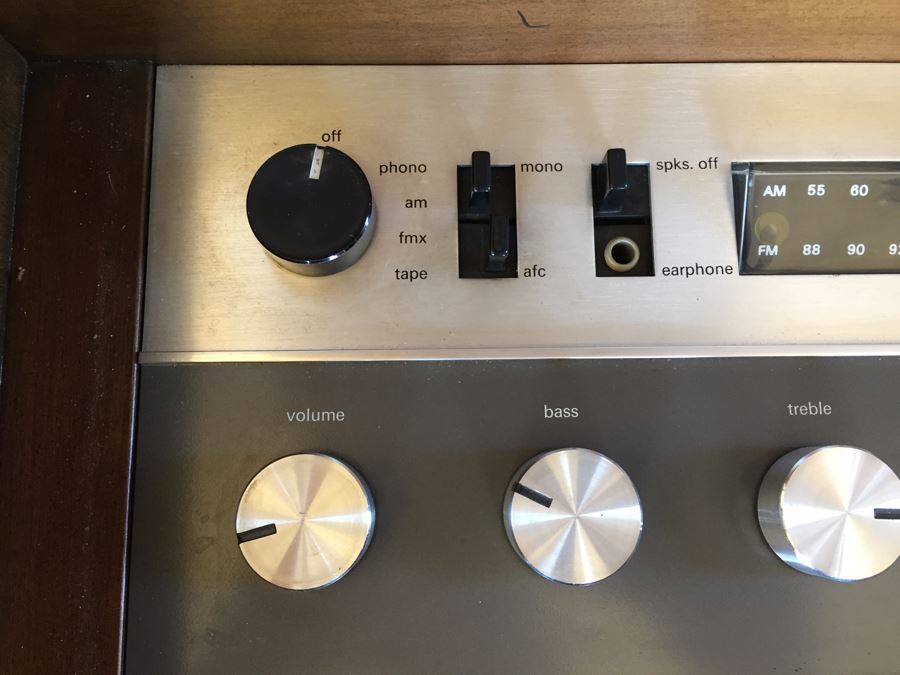 Vintage Stereo Console Cabinet Clairtone T11 With Garrard Record Player Model 3000 [Photo 11]