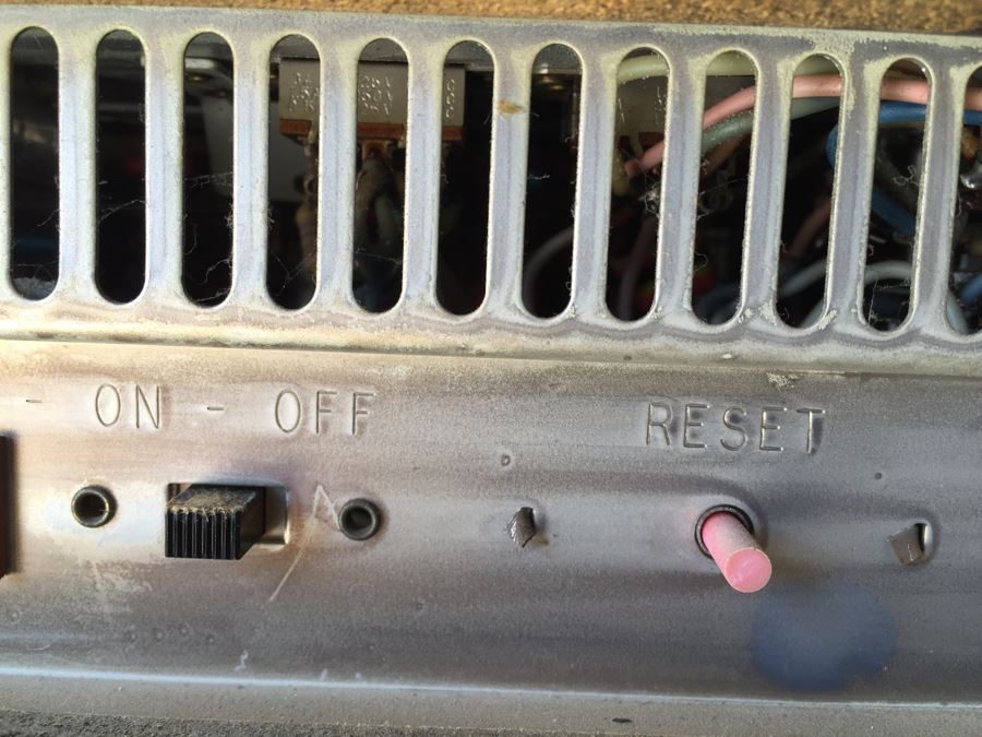 Vintage Stereo Console Cabinet Clairtone T11 With Garrard Record Player Model 3000 [Photo 23]