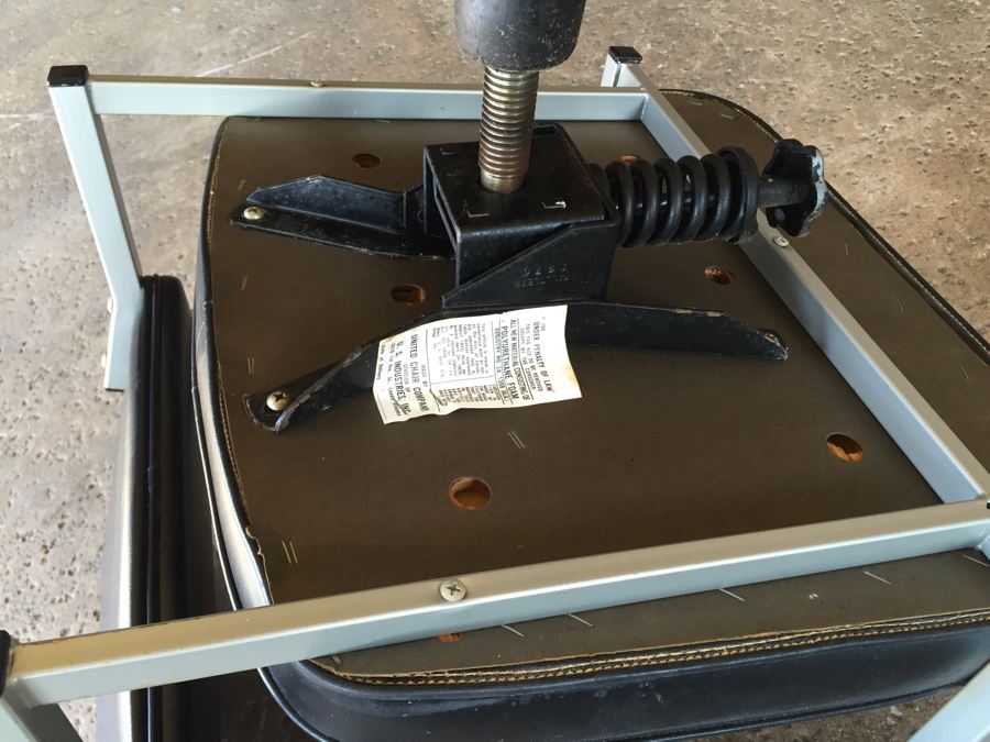 Mid-Century Modern Office Desk Chair With Casters By United Chair Company [Photo 6]