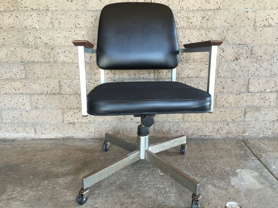 Mid-Century Modern Office Desk Chair With Casters By United Chair Company