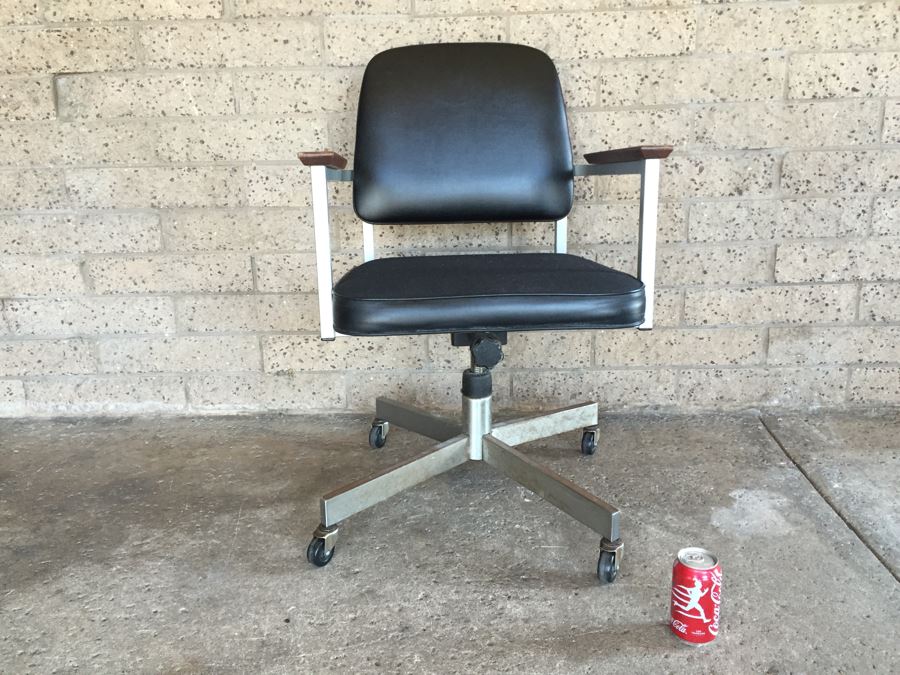 Mid-Century Modern Office Desk Chair With Casters By United Chair Company [Photo 7]