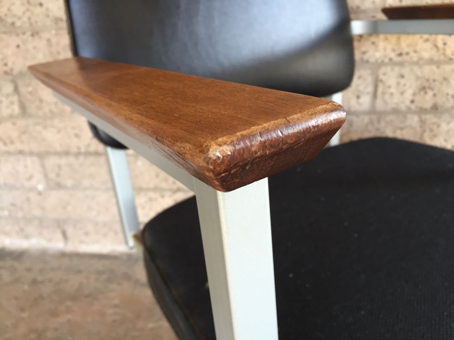 Mid-Century Modern Office Desk Chair With Casters By United Chair Company [Photo 9]