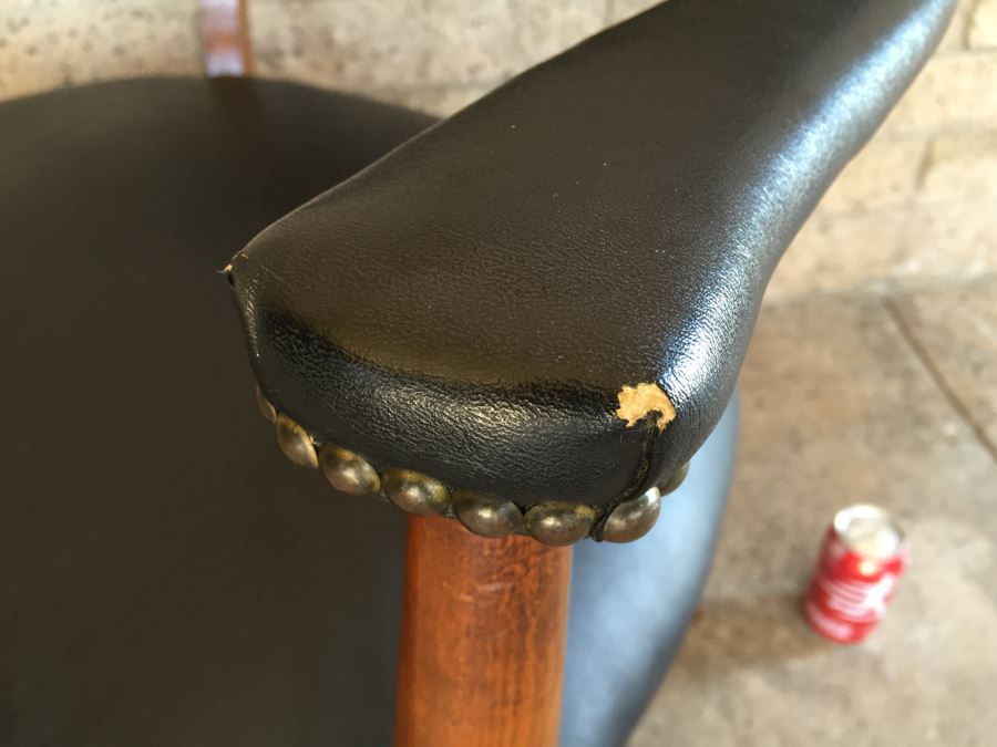 Stunning Mid-Century Modern Armchair [Photo 7]