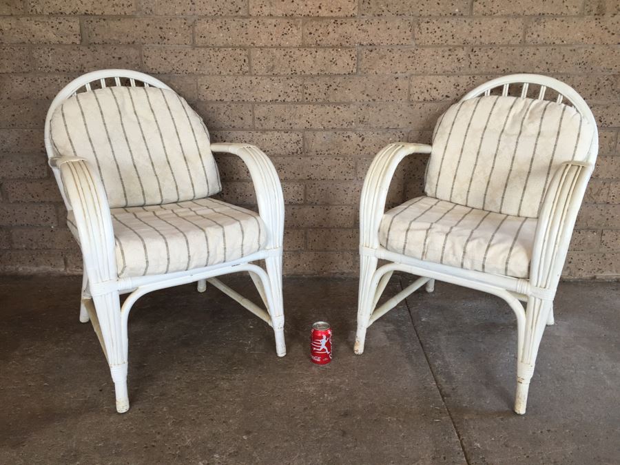 Pair Of Vintage White Wicker Armchairs [Photo 1]