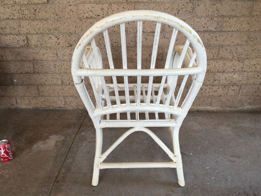 Pair Of Vintage White Wicker Armchairs [Photo 10]
