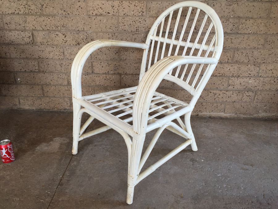 Pair Of Vintage White Wicker Armchairs [Photo 9]