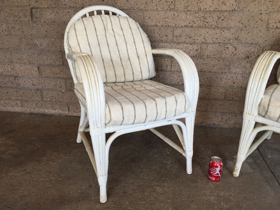 Pair Of Vintage White Wicker Armchairs [Photo 4]