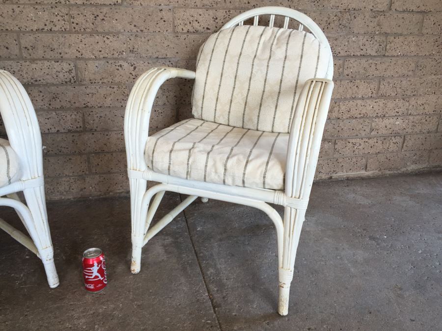 Pair Of Vintage White Wicker Armchairs [Photo 6]