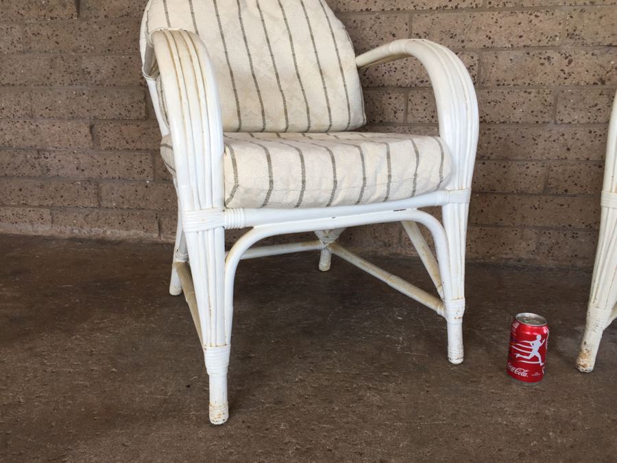 Pair Of Vintage White Wicker Armchairs [Photo 5]