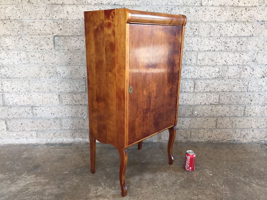 Stunning Vintage Liquor Bar With Lock And Skeleton Key With