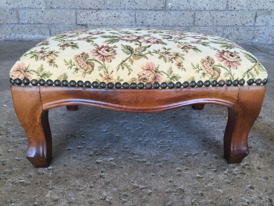 Vintage Foot Stool [Photo 4]