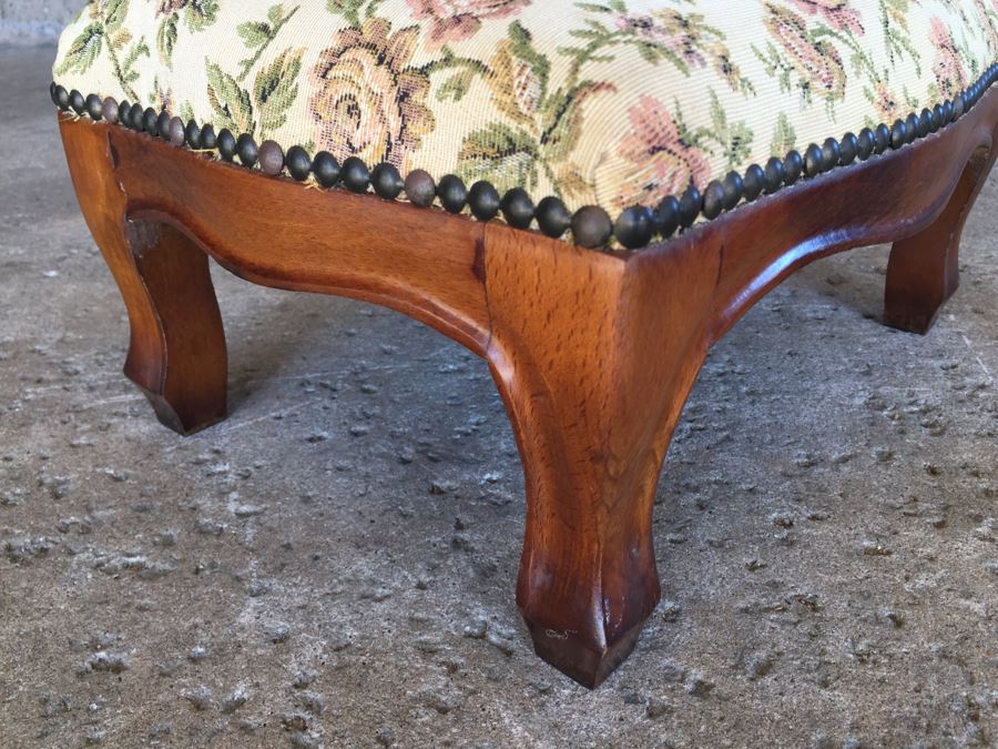 Vintage Foot Stool [Photo 6]