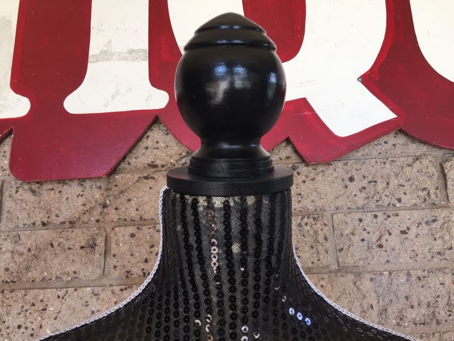 Black Sequin Mannequin [Photo 5]
