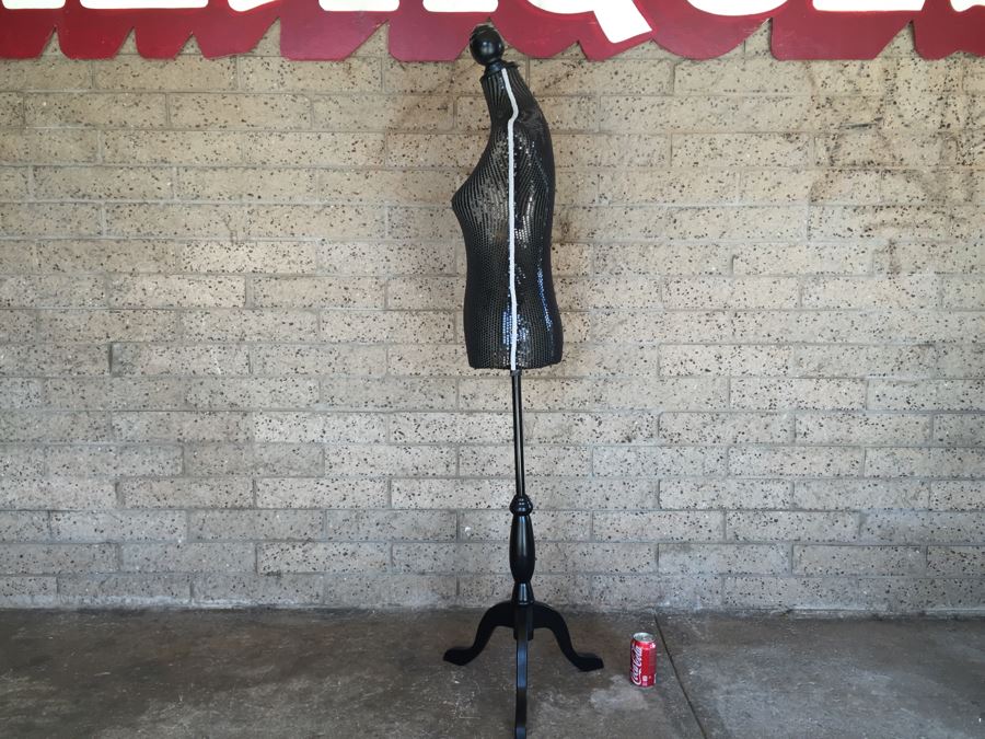 Black Sequin Mannequin [Photo 9]