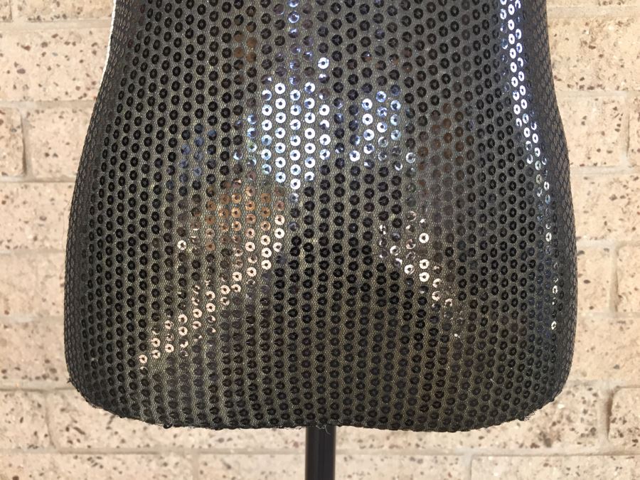 Black Sequin Mannequin [Photo 6]