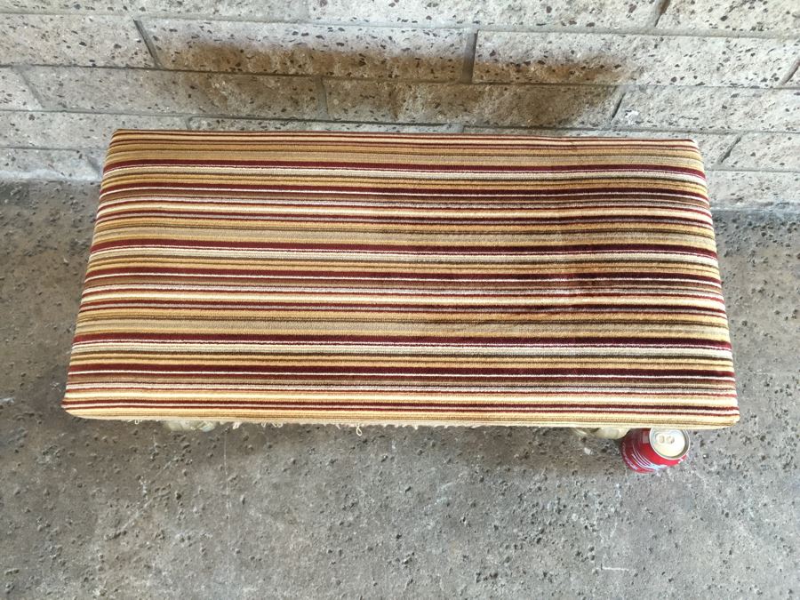 Vintage Upholstered Bench [Photo 5]
