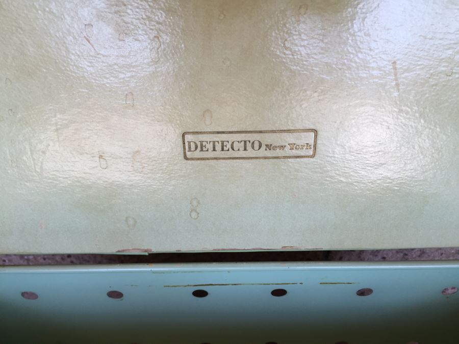 Retro Detecto Hamper Side Handles Are Missing [Photo 11]