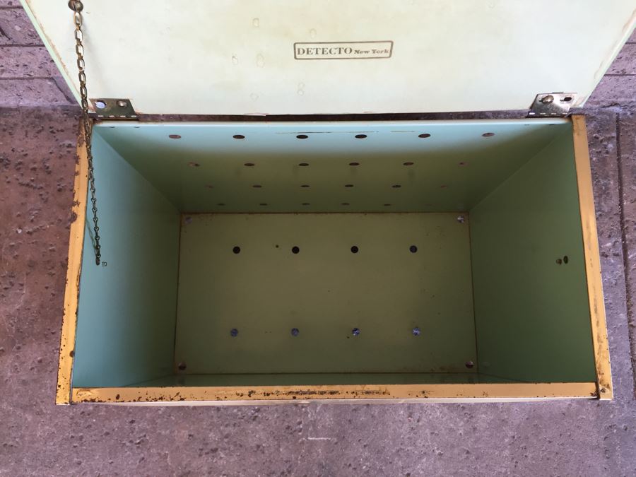 Retro Detecto Hamper Side Handles Are Missing [Photo 3]