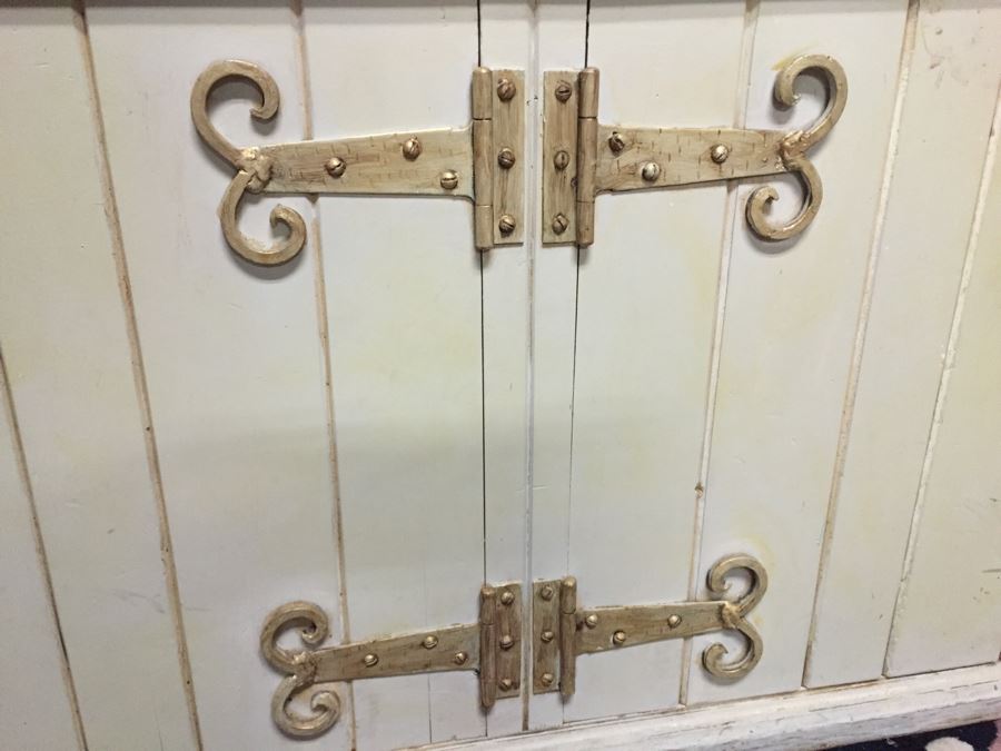 Nice Wooden Wall Unit With Bottom Credenza And Hutch With Domed Top [Photo 7]