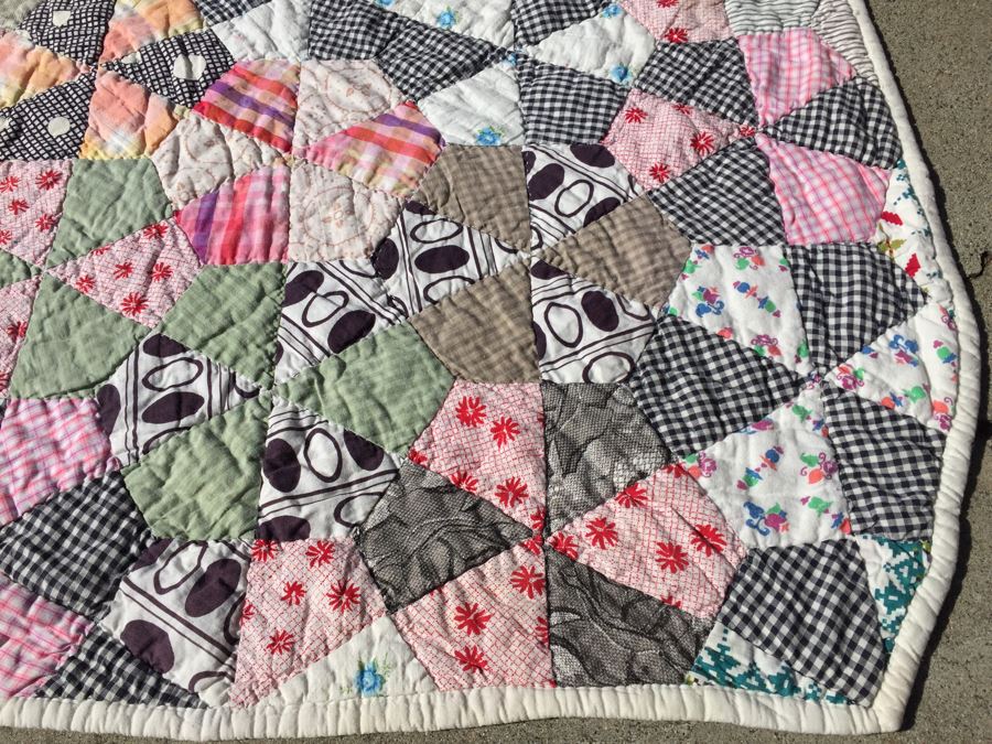 Vintage Quilt 64' x 77' [Photo 5]