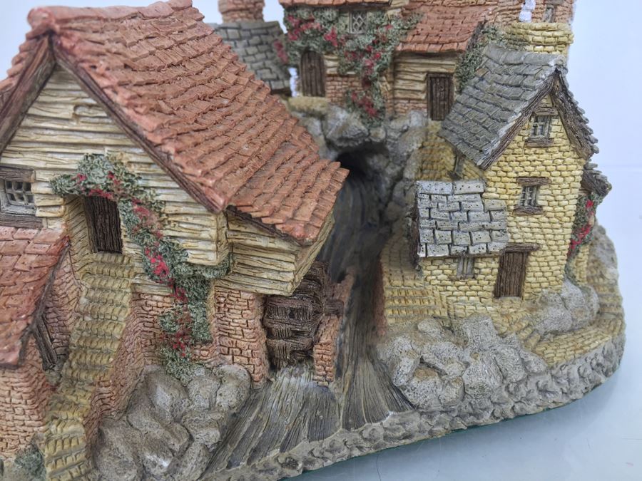 Brookside Hamlet By David Winter Hand Made And Hand Painted Hampshire, Great Britain [Photo 2]