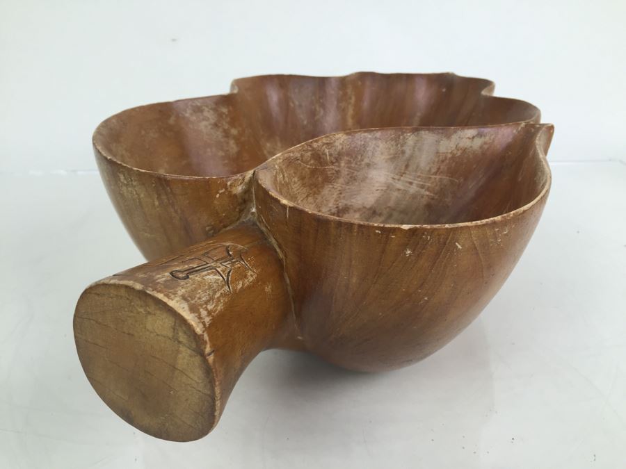 Mid-century Large Monkey Pod Wood Bowl Hawaii Leaf Shape Carved Server