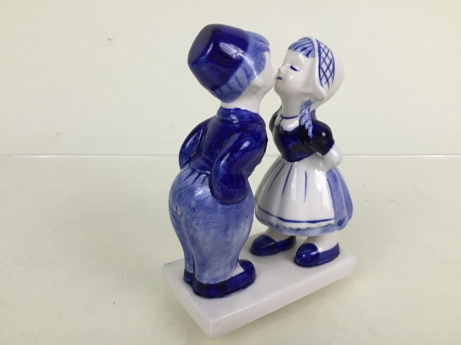Vintage Hand Painted Delft Blue Holland Kissing Couple Boy Girl Figurine # 755 [Photo 8]
