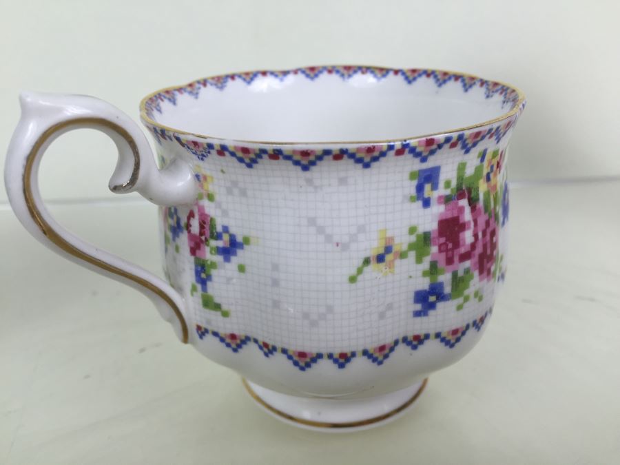 Set Of Royal Albert Bone China England In Petit Point China Pattern [Photo 20]