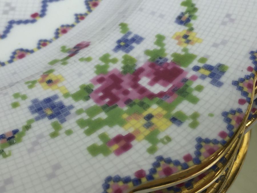 Set Of Royal Albert Bone China England In Petit Point China Pattern [Photo 9]