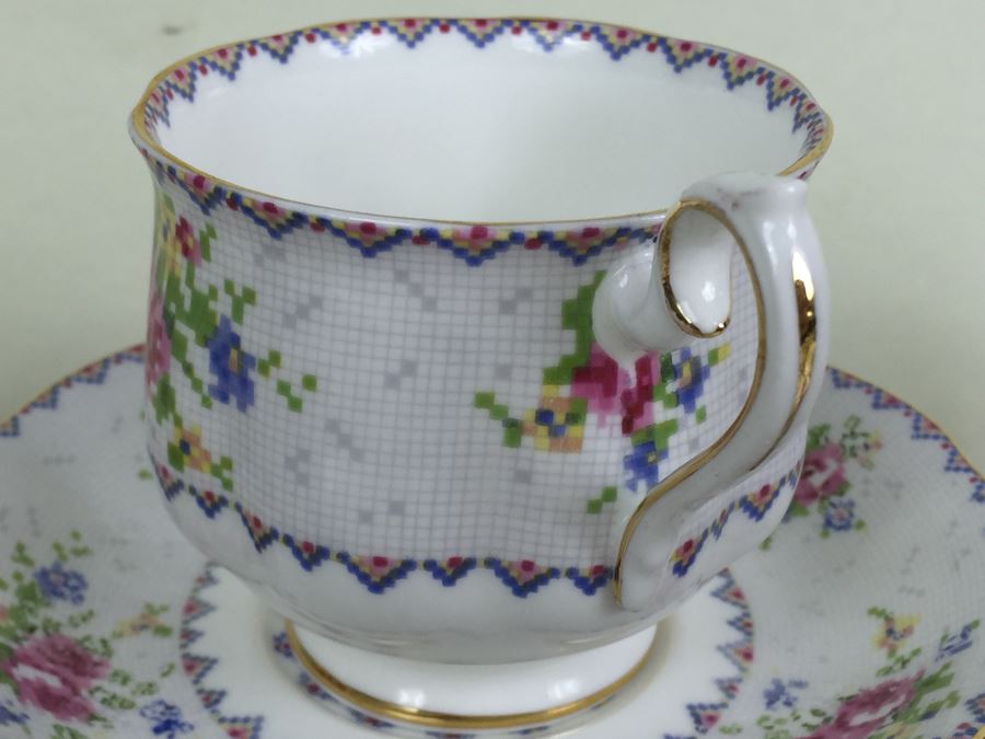 Set Of Royal Albert Bone China England In Petit Point China Pattern [Photo 12]