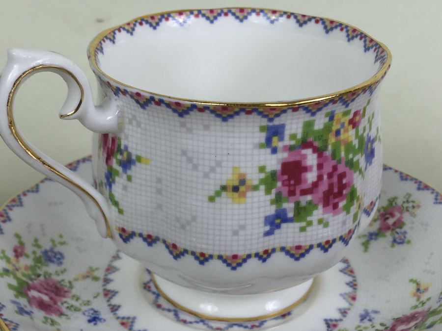 Set Of Royal Albert Bone China England In Petit Point China Pattern [Photo 13]