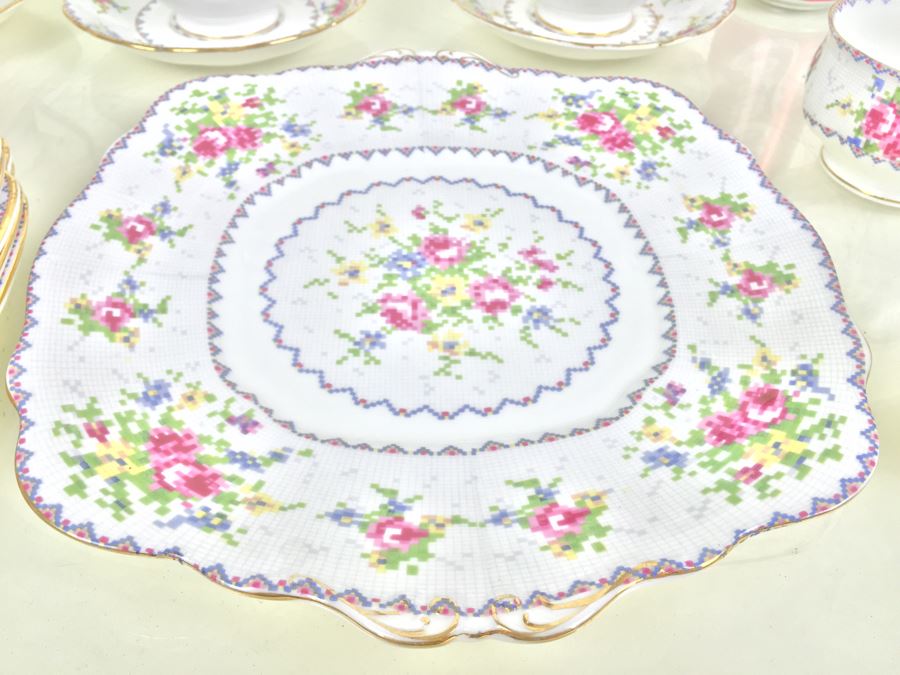 Set Of Royal Albert Bone China England In Petit Point China Pattern [Photo 5]