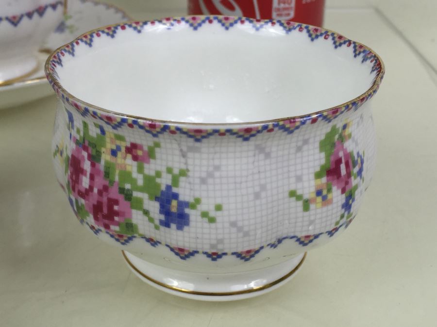 Set Of Royal Albert Bone China England In Petit Point China Pattern [Photo 16]