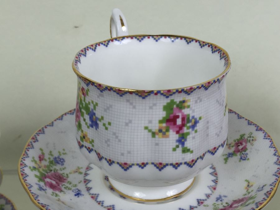 Set Of Royal Albert Bone China England In Petit Point China Pattern [Photo 14]