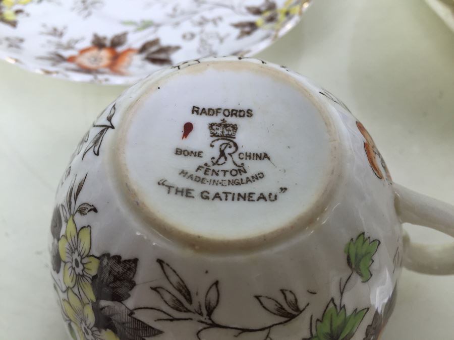 Set Of 5 Cups And Saucers With Woven Reticulated Plates [Photo 8]