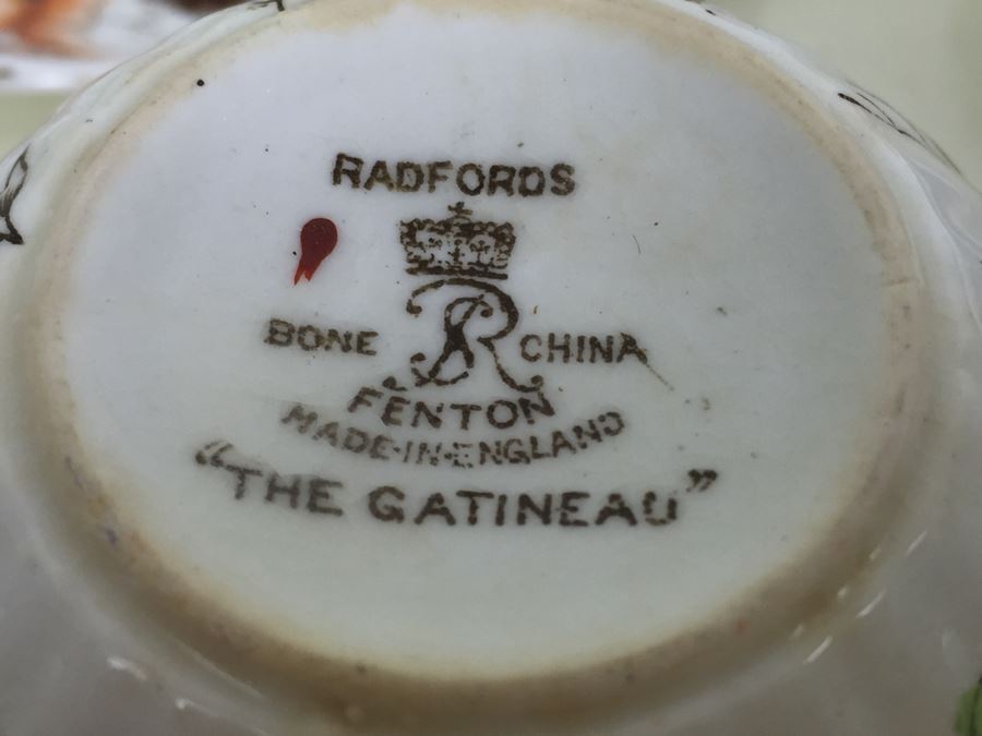 Set Of 5 Cups And Saucers With Woven Reticulated Plates [Photo 3]