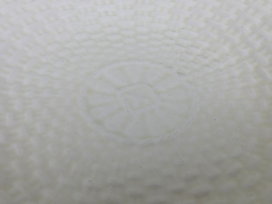 Set Of 5 Cups And Saucers With Woven Reticulated Plates [Photo 11]